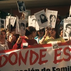 LLAMAN A LAS FFAA A DEGRADAR A MIEMBROS INVOLUCRADOS EN VIOLACIONES A LOS DDHH DURANTE LA DICTADURA