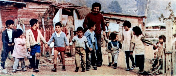 Victor Jara: ¡Ya..ya, ya vamos a salir de ésta compañera!!