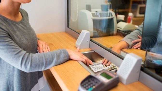 16% de los chilenos nunca ha pisado un banco: Estudio muestra las tendencias bancarias que apuntan a lo digital