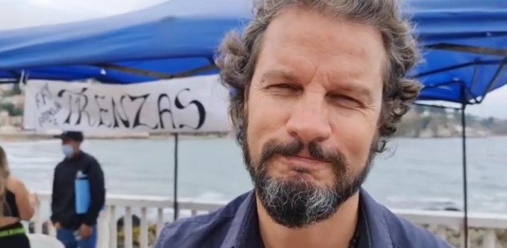 Cristian Contreras, candidato a senador por la RM, emplaza a los candidatos presidenciales a tomar cartas sobre violentas protestas hacia inmigrantes