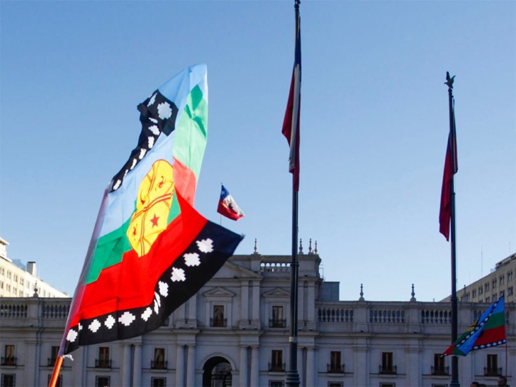 Indemnizarán a mapuche chilena obligada a dar a luz engrilletada