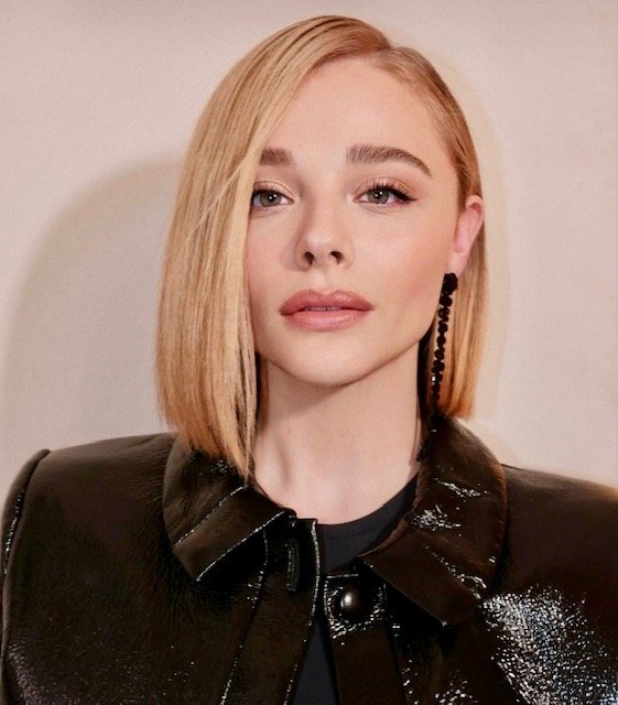 Más famosos con Kamala Harris: la actriz Chloë Grace Moretz se une a la extensa lista